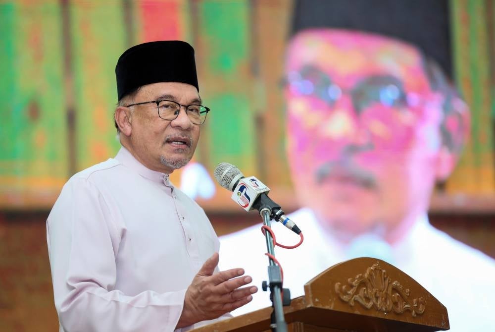 Anwar - Foto fail Bernama