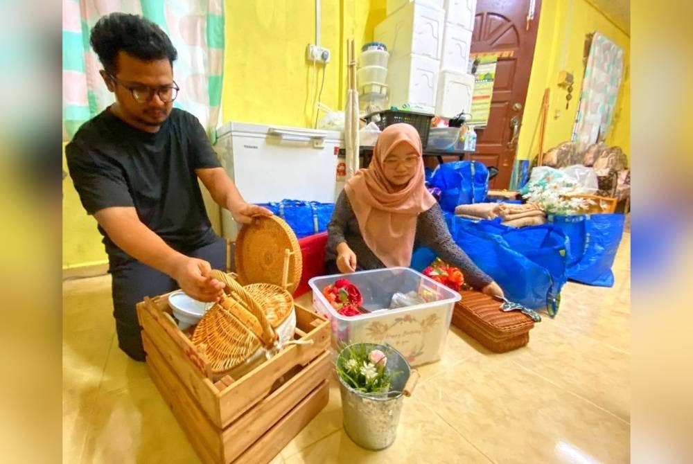 Erma Eafah Aisah dan suami masih meneruskan perniagaan dekorasi majlis di Kelantan tetapi tidak mendapat sambutan sepertimana di Kuala Lumpur kerana kurang dikenali.