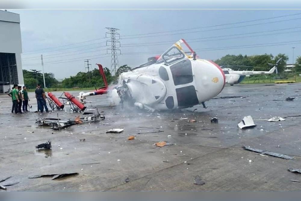 helikopter Jabatan Bomba dan Penyelamat yang terlibat dalam nahas di Institut Teknologi Penerbangan Malaysia Universiti Kuala Lumpur (UniKL MIAT), dekat Lapangan Terbang Sultan Abdul Aziz Shah, Subang.