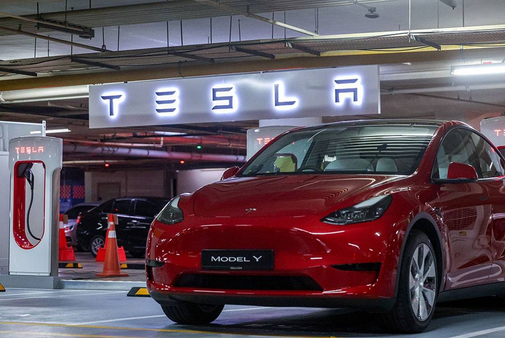 Model Y yang disifatkan sebagai model Tesla yang ditawarkan pada harga berpatutan, direka serta dibangunkan sebagai kenderaan SUV pertama untuk pasaran massa, sekali gus melakar detik bermakna dalam misi syarikat itu mempercepat peralihan dunia kepada tenaga lestari.- Foto Bernama
