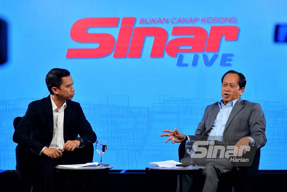 Ahmad Maslan pada program SinarLive bertajuk 'STR: Membantu atau membantut?' yang dihoskan Haizir Othman dan diadakan di Studio F, Kumpulan Karangkraf, di sini, pada Isnin.