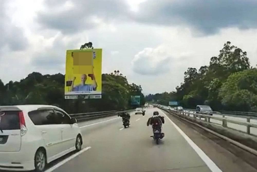 Aksi video berdurasi 1 minit dan 3 saat itu dirakam kamera papan pemuka sebuah kenderaan yang dalam perjalanan dari Tanjung Malim ke Ipoh.