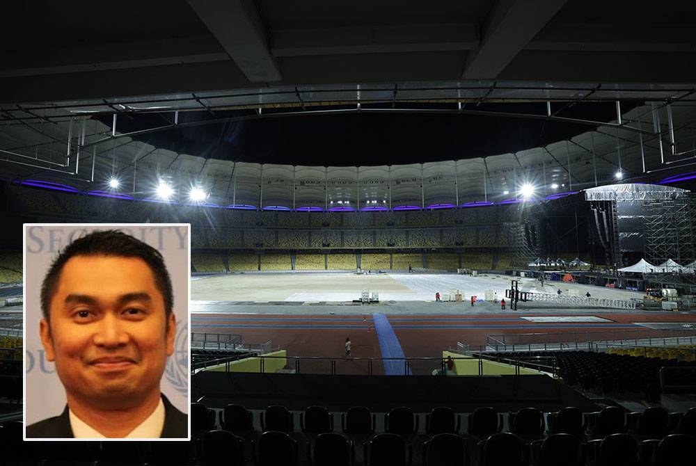Keadaan terkini padang Stadium Nasional Bukit Jalil ketika proses gantian rumput yang dijangka selesai pada Oktober. Gambar: Faidz