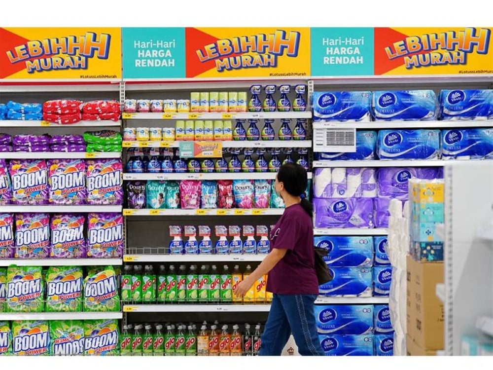 Lotus’s Malaysia menawarkan lebih 3,500 barangan keperluan hariannya dijual pada harga diskaun lima peratus hingga 37 peratus daripada harga asal.