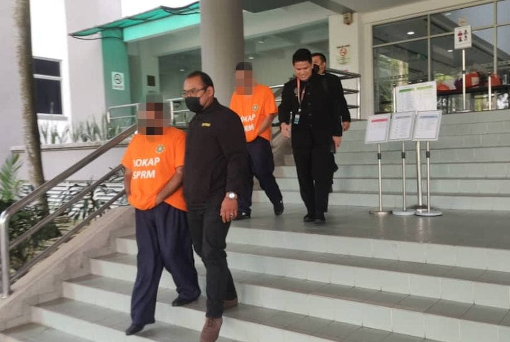 SPRM menahan reman empat hari terhadap dua lelaki untuk siasatan kes rasuah VLN.