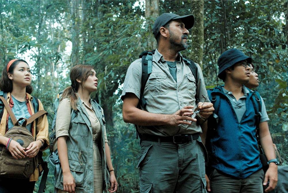 Barisan pelakon utama filem Sumpahan Jerunei.