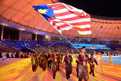 Kontinjen Malaysia berarak pada majlis perasmian pembukaan temasya Universiade Chengdu di Stadium Dong’an Lake Sports Park pada Jumaat malam.