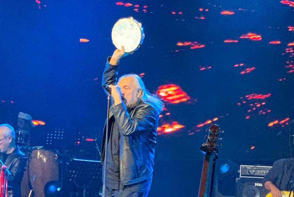 Ramli Sarip antara figura tumpuan apabila dalam usia 70-an masih bertenaga menjayakan Konsert Berita Gempa di Stadium Arena Larkin, Johor Bahru pada malam Sabtu.