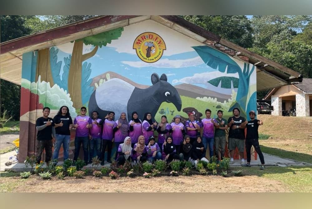 Sukarelawan MR D.I.Y juga mentransformasikan Pusat Pemuliharaan Hidupan Liar Sungai Dusun, Kuala Kubu Bharu.