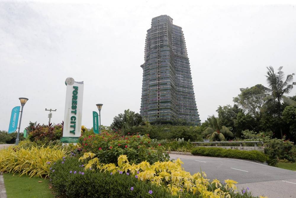Menara Carnelian merupakan bangunan terkini yang disiapkan di Forest City, Iskandar Puteri.