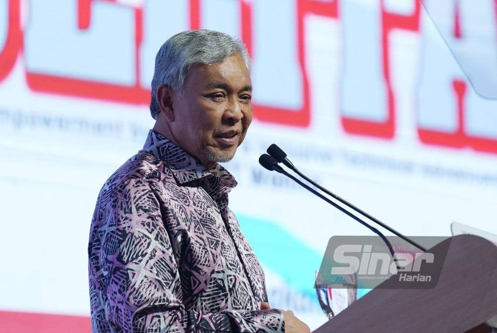 Ahmad Zahid ketika berucap dalam Program Majlis Pelancaran TVET Wanita Jelita di Dewan Merdeka, Pusat Dagangan Dunia (WTC) pada Khamis. - Foto SINAR HARIAN/ROSLI TALIB