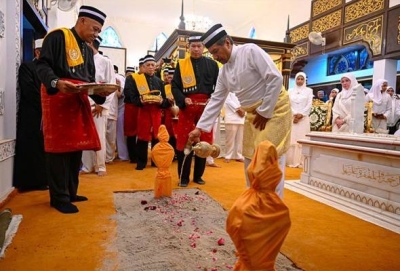 Tuanku Mizan Zainal Abidin turut memperkenankan tempoh berkabung selama lima hari bermula Khamis. - Gambar SUK Terengganu