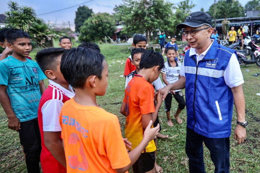 Mohd Yuseri mahu membuka pusat tuisyen secara percuma kepada pelajar terutama daripada golongan berpendapatan rendah sekiranya terpilih menjadi wakil rakyat di kawasan berkenaan.