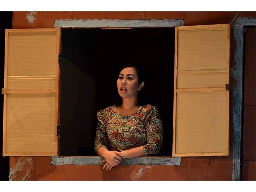 Tini Tyrani mencabar diri dalam bidang pengarahan dan mengikuti kursus anjuran JKKN bagi melayakkan diri sebagai jurulatih teater.