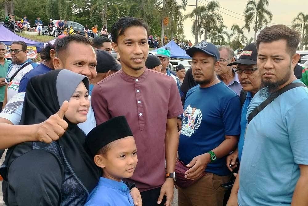 Baddrol turut hadir beramah mesra dengan penyokong PN di Padang Awam Felda Teloi Timur Sik pada Isnin.