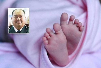 Dua lelaki warga asing ditahan kerana disyaki mendera bayi lelaki berusia tiga bulan sehingga menyebabkan pendarahan pada mata kanan dan lebam di kepala di sebuah rumah di Pandan Indah, di sini, Khamis lalu. - Gambar hiasan (Gambar kecil: Mohd Azam)