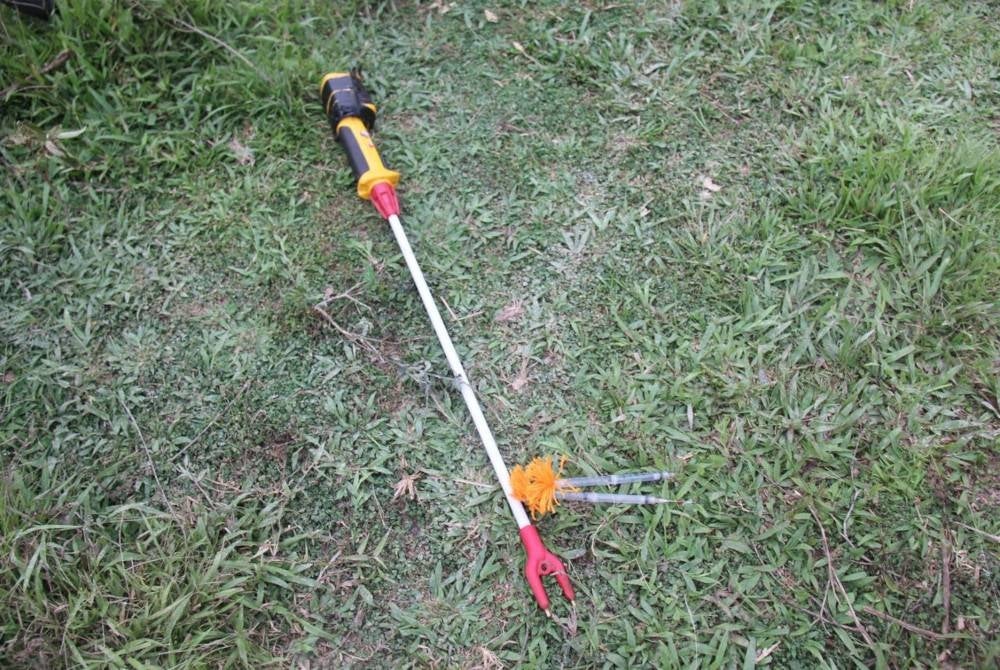 Peralatan yang disyaki digunakan dalam kegiatan curi lembu yang ditemui bersama suspek ketika ditahan pada Isnin.