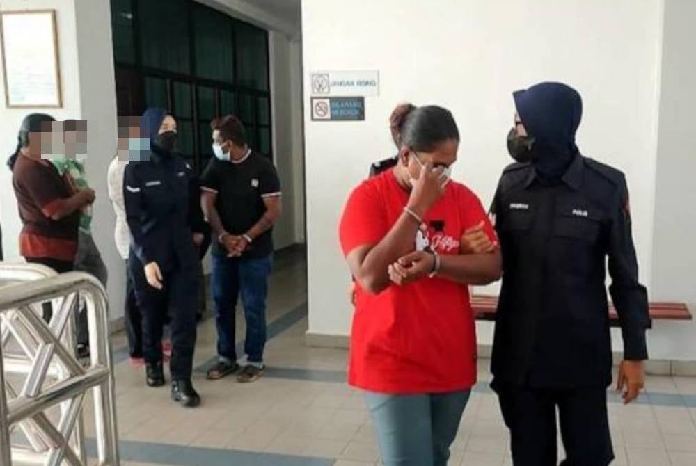 Mahkamah membenarkan Subatradevi (depan) diikat jamin RM5,000 untuk kedua-dua pertuduhan dengan seorang penjamin. - Foto Awani