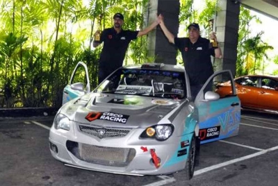 Jagdev (kanan) bersama Karamjit meraih banyak kejayaan dalam sukan rali.