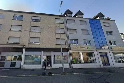 Setiap bilik tidur apartment pasangan itu turut dipasang dengan wayar logam. - Foto Agensi