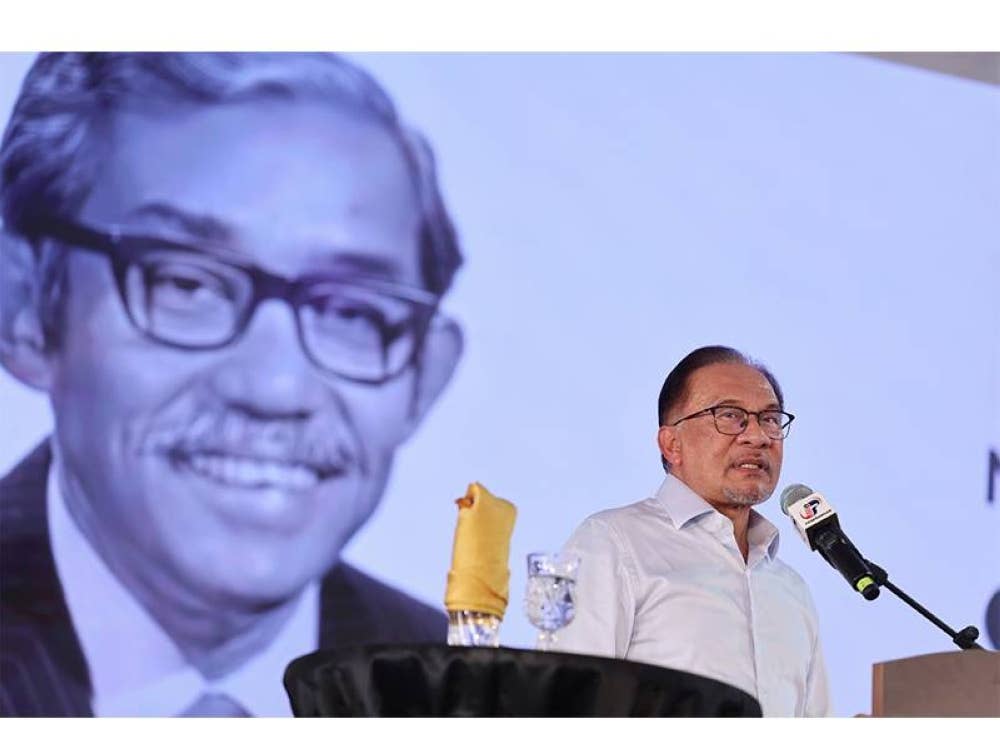 Anwar berucap ketika merasmikan Majlis Memperingati Negarawan Allahyarham Tun Dr Ismail Al-Haj, Tonggak Perpaduan Negara di Dataran Merdeka, Kuala Lumpur pada 2 Ogos.