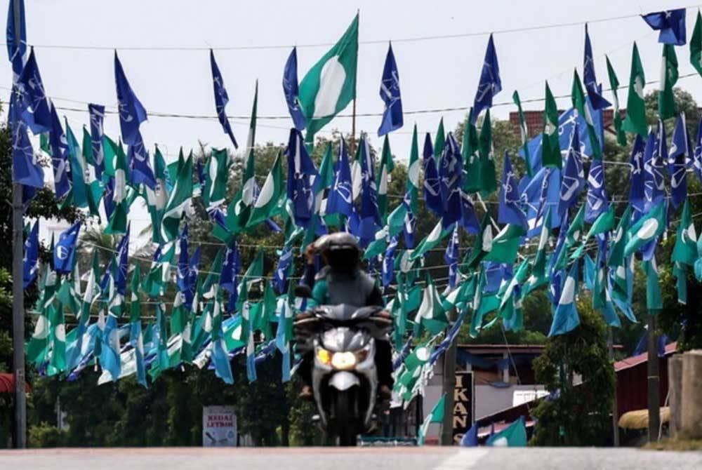 Pas Terengganu mengumumkan kemenangan parti gabungan PN dengan majoriti mudah 17 kerusi.