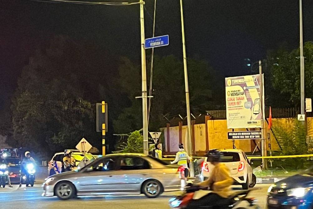 Tinjauan Sinar Harian di sekitar bandar ini mendapati laluan berkenaan mula ditutup seawal jam 10 malam.