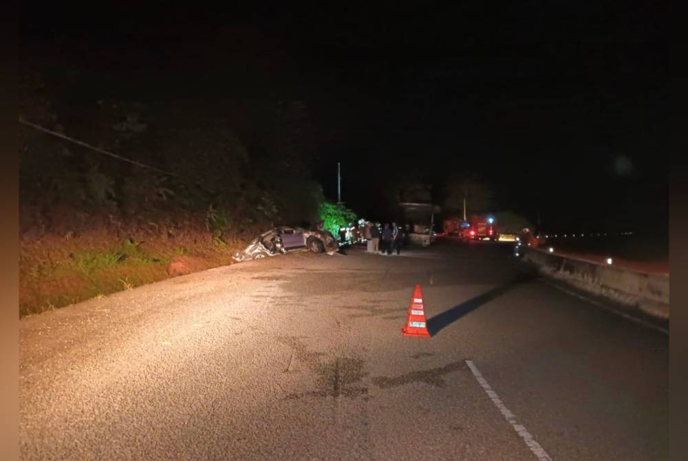 Lokasi kemalangan di jalan berselekoh dan mengorbankan dua beranak.