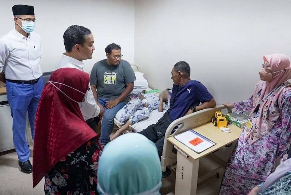 Onn Hafiz menziarahi adik Iman yang dipercayai menjadi mangsa dera ibu kandung dan rakannya di Pasir Gudang.
