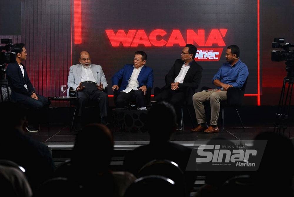Wacana Sinar Siri 408 membincangkan tajuk Pasca PRN: Rakyat Sudah Bersuara, dari kiri para panelis veteran politik, Tan Sri Dr Syed Hamid Albar (dua kiri), Ahli Dewan Tertinggi Muafakat Nasional (PN) Datuk Tun Faisal Ismail Aziz, Setiausaha Kerja Penerangan Pusat PKR Iswardy Morni dan Ketua Pegawai Eksekutif Patriots Asia Jamalee Bashah (kanan). Program dihoskan oleh Ismail Adnan yang berlangsung di Studio Sinar Harian hari ini. FOTO SINAR HARIAN /ASRIL ASWANDI SHUKOR.