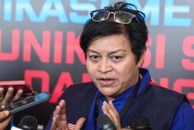 Azalina - Foto Bernama