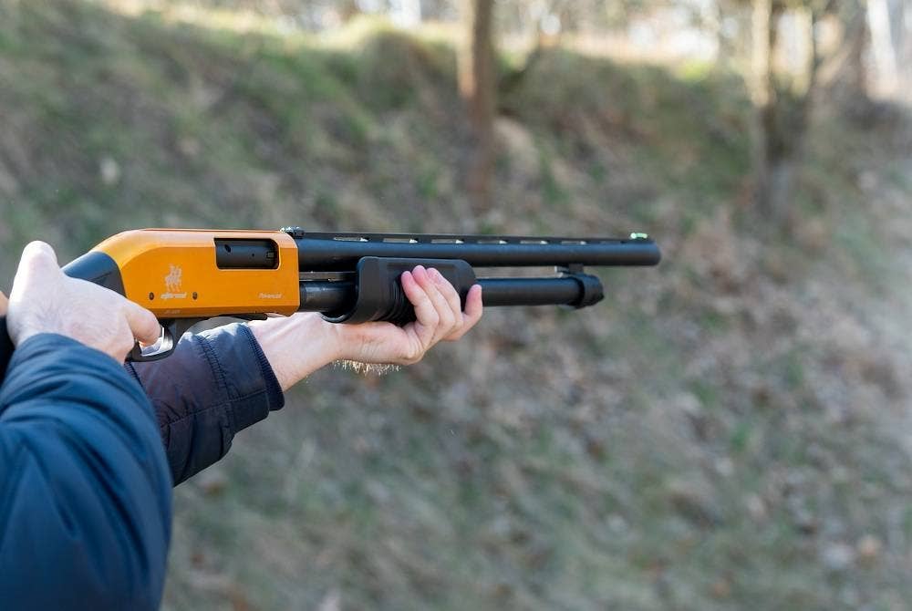 Tiga anggota suku kaum Kuki maut ditembak oleh lelaki bersenjata di kampung Thowai Kuki di daerah Ukhrul, kira-kira 33 kilometer ke timur laut Imphal, ibu negeri Manipur pada pagi Jumaat - Gambar hiasan