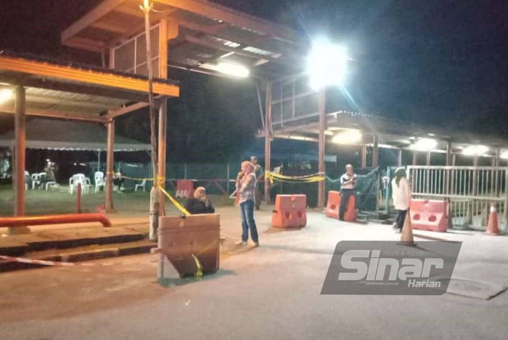 Suasana sekitar pekarangan Jabatan Forensik, Hospital Tengku Ampuan Rahimah (HTAR), di sini pada Sabtu.