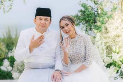 Pelakon Intan Najuwa selamat melangsungkan perkahwinan dengan ahli perniagaan, Datuk Ahmad Asraf Azman, 39, pada Jumaat. - Foto IG Intan Najuwa