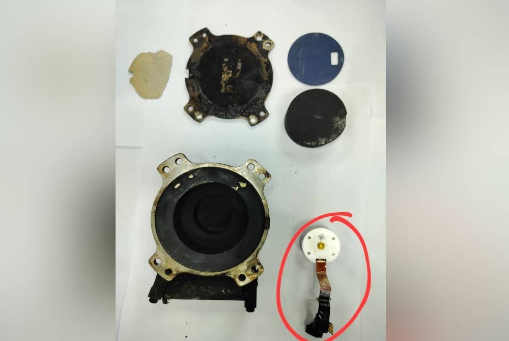 Memory puck yang berada di dalam komponen CVR.