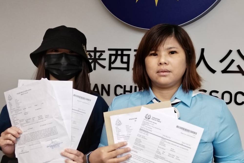 Alice (kiri) dan Joan pada sidang media di Johor Bahru.