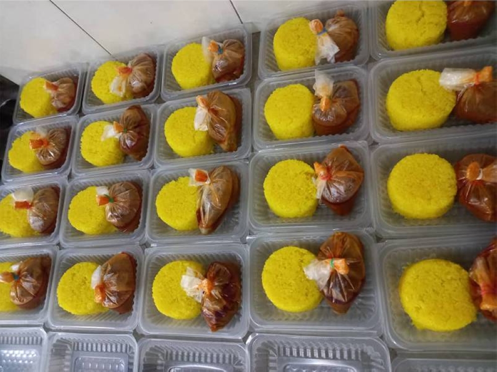  Tempahan pulut kuning yang diterima Kedai Makan Mek Yam Ghani.