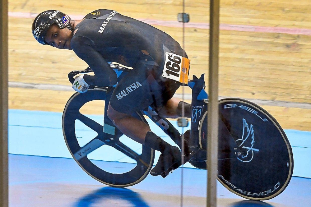 Muhammad Shah menganggap aktiviti mengayuh basikal sebagai terapi ketika sedih dan menghadapi sebarang tekanan. Foto Agensi.