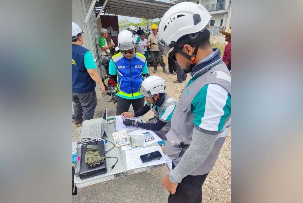 CIDB menjalankan pemeriksaan di tapak pembinaan dalam memastikan industri pembangunan negara cekap dan berintegriti.