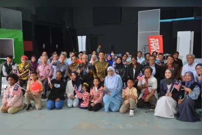 Kempen Rasuah Busters #saysomethingnice bermula pada 31 Ogos sehingga 16 September ini dilancarkan di Kumpulan Karangkraf pada Selasa.