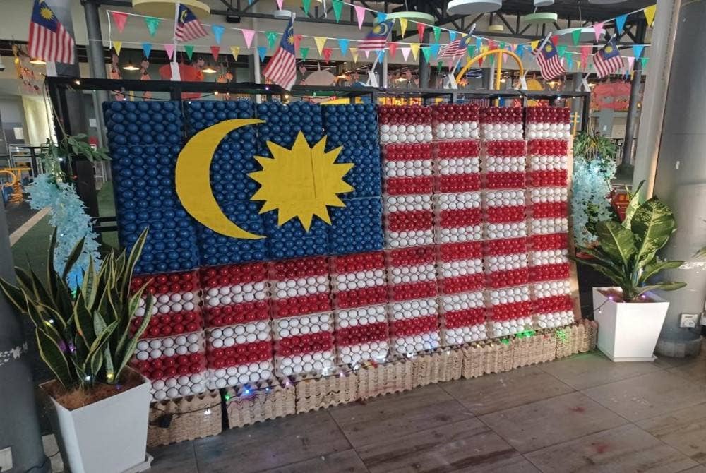 Salah satu kreativiti yang menunjukkan bendera Malaysia.
