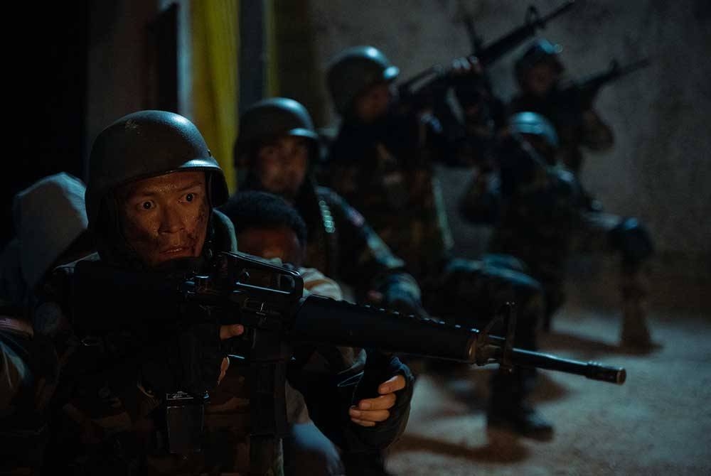 Setiap pelakon memainkan peranan dalam filem ini.