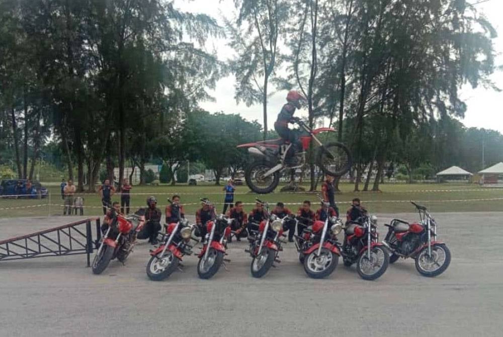 Latihan dan stamina yang cukup antara kekuatan yang diperlukan untuk melakukan aksi lompatan.