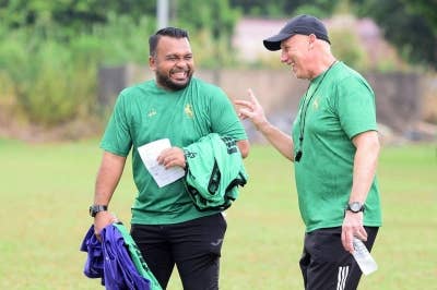 Ailton Silva (kanan) menanti kunjungan Kuching City FC.