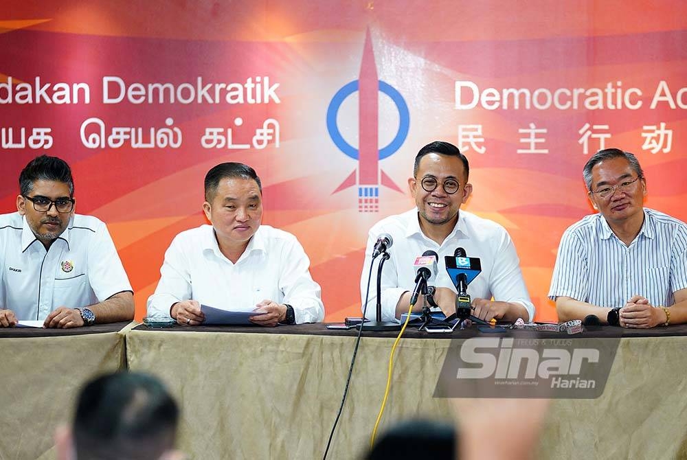 Steven bercakap pada sidang akhbar di Ibu Pejabat DAP pada Isnin. - Foto Sinar Harian/MOHD HALIM ABDUL WAHID
