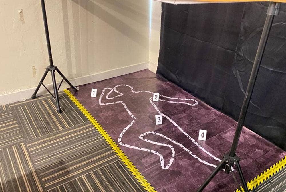 Bilik projek CSI yang memberi peluang kepada pengunjung untuk merasai pengalaman menyelesaikan kes jenayah.