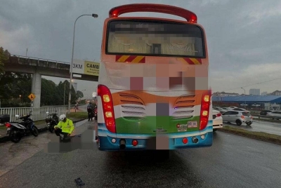 Seorang penunggang p-hailing meninggal dunia di hospital ketika menerima rawatan.