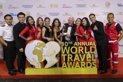 AirAsia merangkul anugerah 'Syarikat Penerbangan Tambang Rendah Terkemuka Asia' dan 'Kru Kabin Syarikat Penerbangan Tambang Rendah Terkemuka Asia' di WTA 2023. - Foto AirAsia