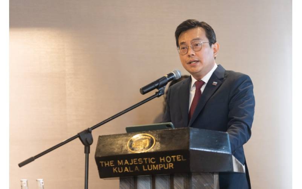 Dr. Alvin memberikan ucapan mengenai usaha global QIAGEN dalam memerangi TB.