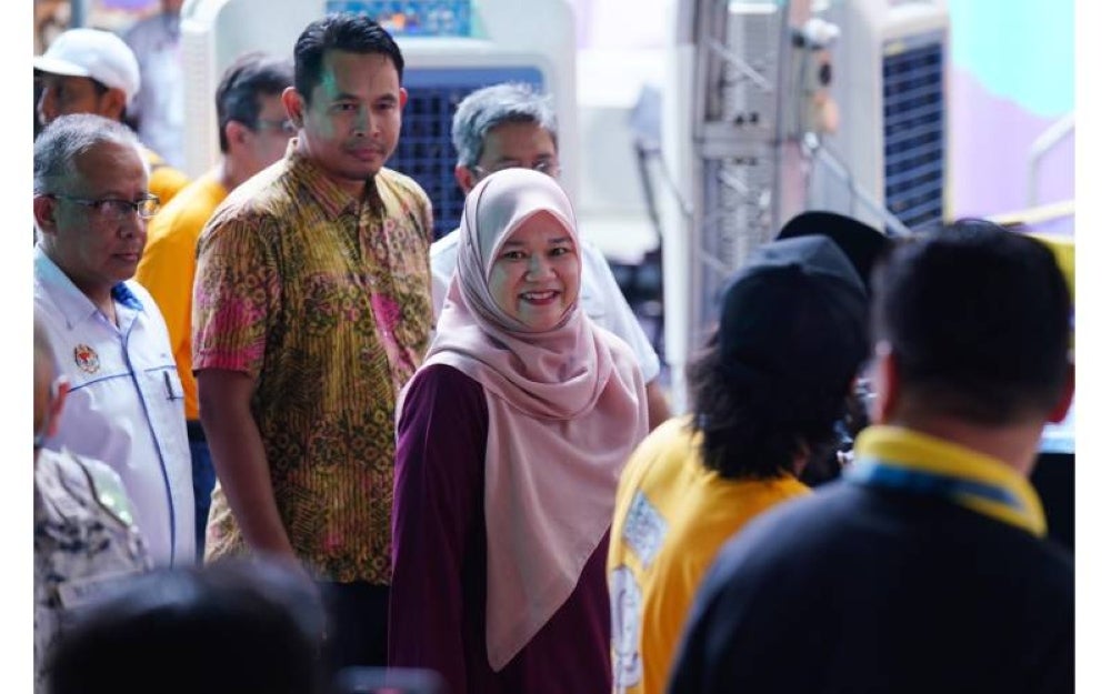 Menteri Pendidikan, Fadhlina Sidek ketika perasmian Karnival Pendidikan Sinar Bestari (KPSB) di Kompleks Kumpulan Karangkraf, di Shah Alam, pada Jumaat.